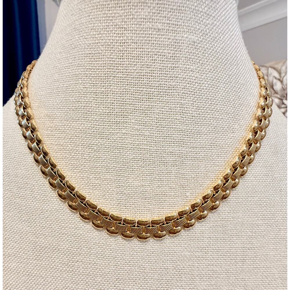 Authentic Vintage Monet Gold Tone Link Necklace 16”
